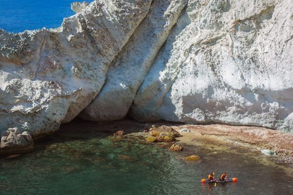 Explorar las calas de Cabo de Gata en kayak y canoa transparente