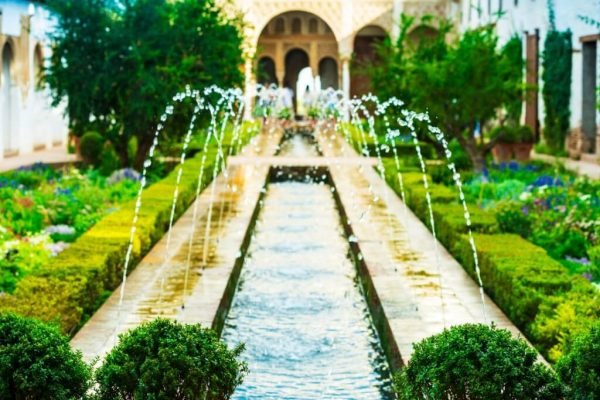 Vacation to Europe. Visit Alhambra with a guide in English