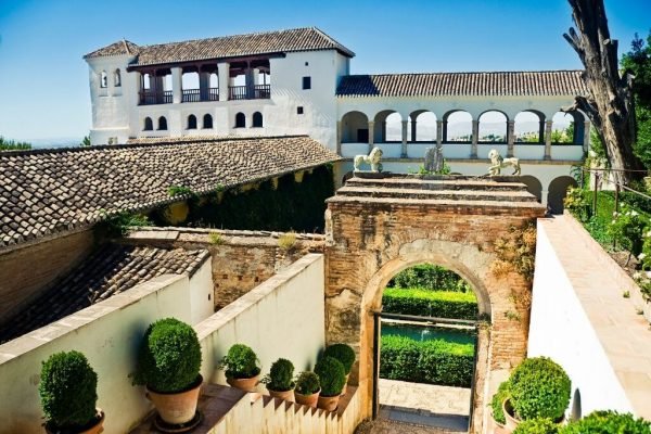 Kulturreise in Andalusien. Besuchen Sie Alhambra und Generalife.