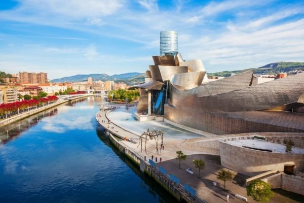 Coach holidays to the North of Spain. Visit Bilbao with a guide