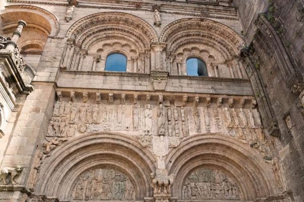 Vacaciones a Europa y el Norte de España. Visitar Santiago de Compostela con guía.