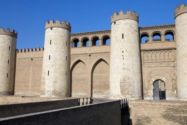 Travel to Europe from Spain. Visit Zaragoza with an English guide
