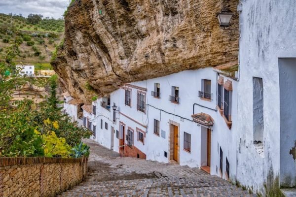 Busreizen naar Spanje. Route van de witte dorpen van Cadiz in Andalusië.