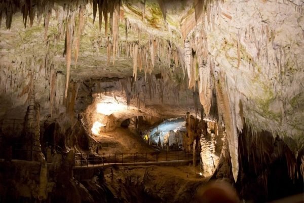 Viajes a la Peninsula Balcanica - Visitar la Cueva de Postojna en Eslovenia