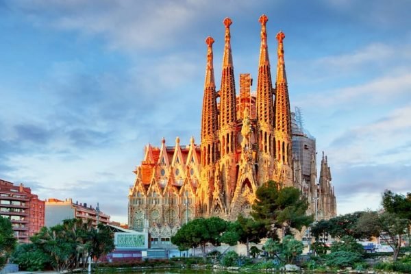 Trips to the Mediterranean Coast of Spain. Panoramic tour of Barcelona
