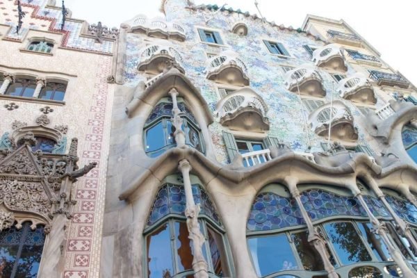 Tours to Barcelona. Visit Barcelona with a guide