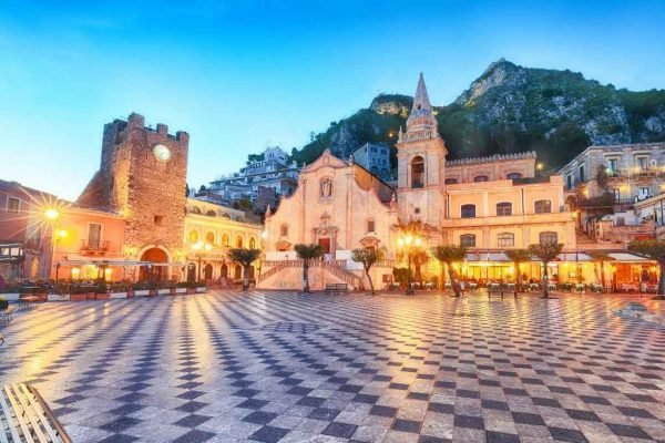 Paquetes a Europa - Visitar Taormina con guía de habla hispana