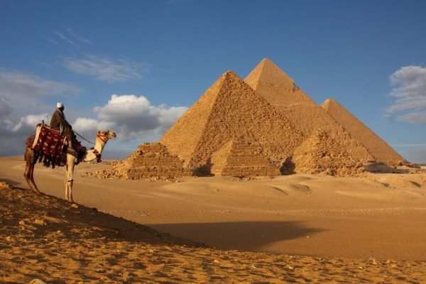 Viajes a Africa y Medio Oriente - Visitar las Piramides de Egipto con guía en español