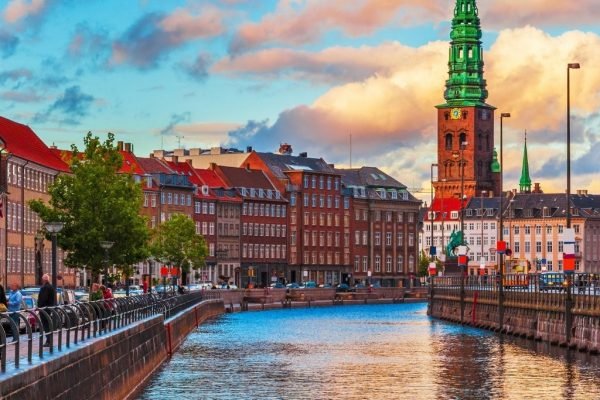 Excursiones al Norte de Europa y Escandinavia - Visitar Copenhague Dinamarca con guía en español