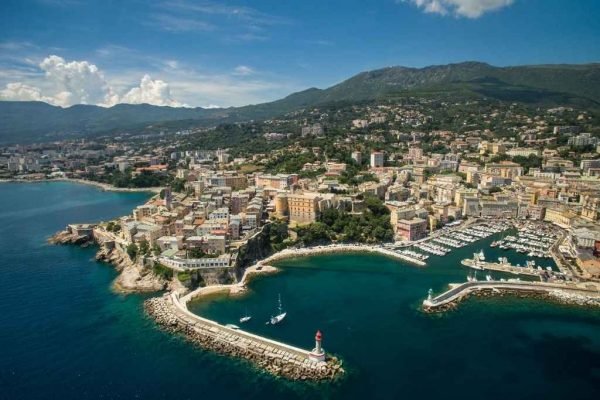 Tours a Italia y Francia - Visitar Corsica y Sardegna con guía en español