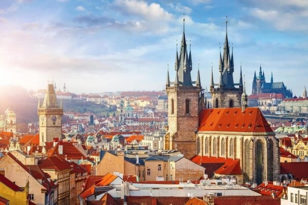 Viajes de vacaciones a Europa del Este y la República Checa. Visitar lo mejor de Praga con guía en español.