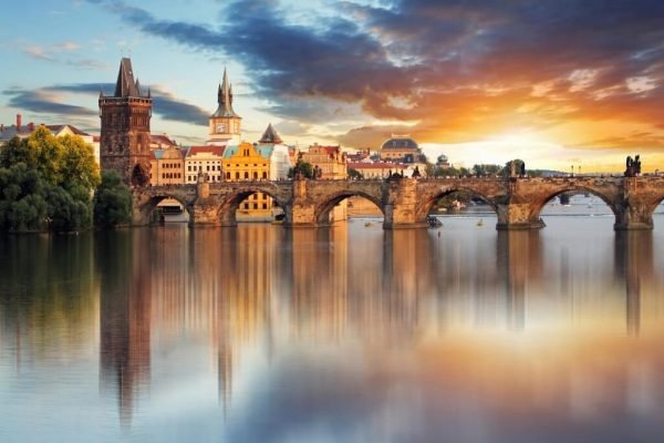 Tours grupales a Europa del Este y la República Checa. Visitar lo mejor de Praga con guía en español.