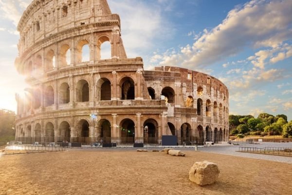Viajes de vacaciones a Europa. Viajes a Italia. Visitar Coliseo en Roma con guía en español.