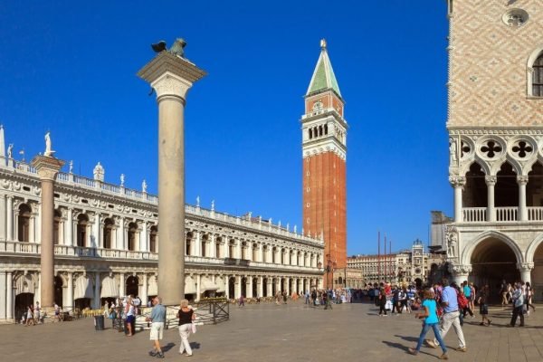 Circuitos por Europa desde Italia. Visitar Venecia con guía en español