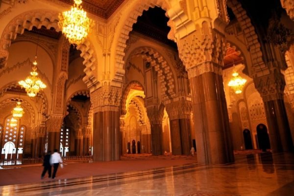 Touristenreisen von Spanien nach Marokko - Besuchen Sie Casablanca